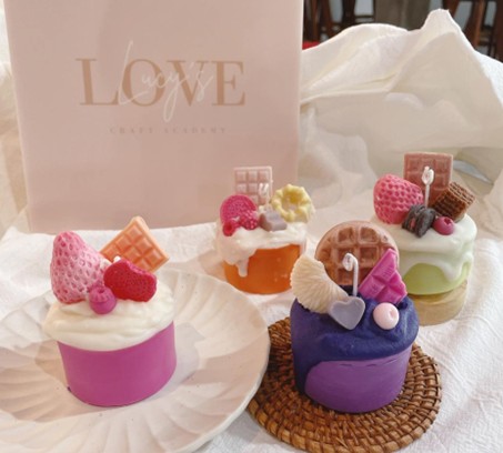 Mini Cake Candle Making